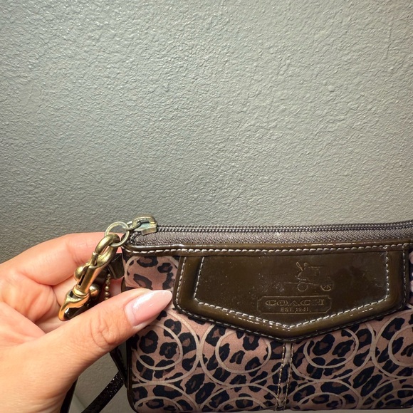 Authentic Coach - Picture 6 of 7